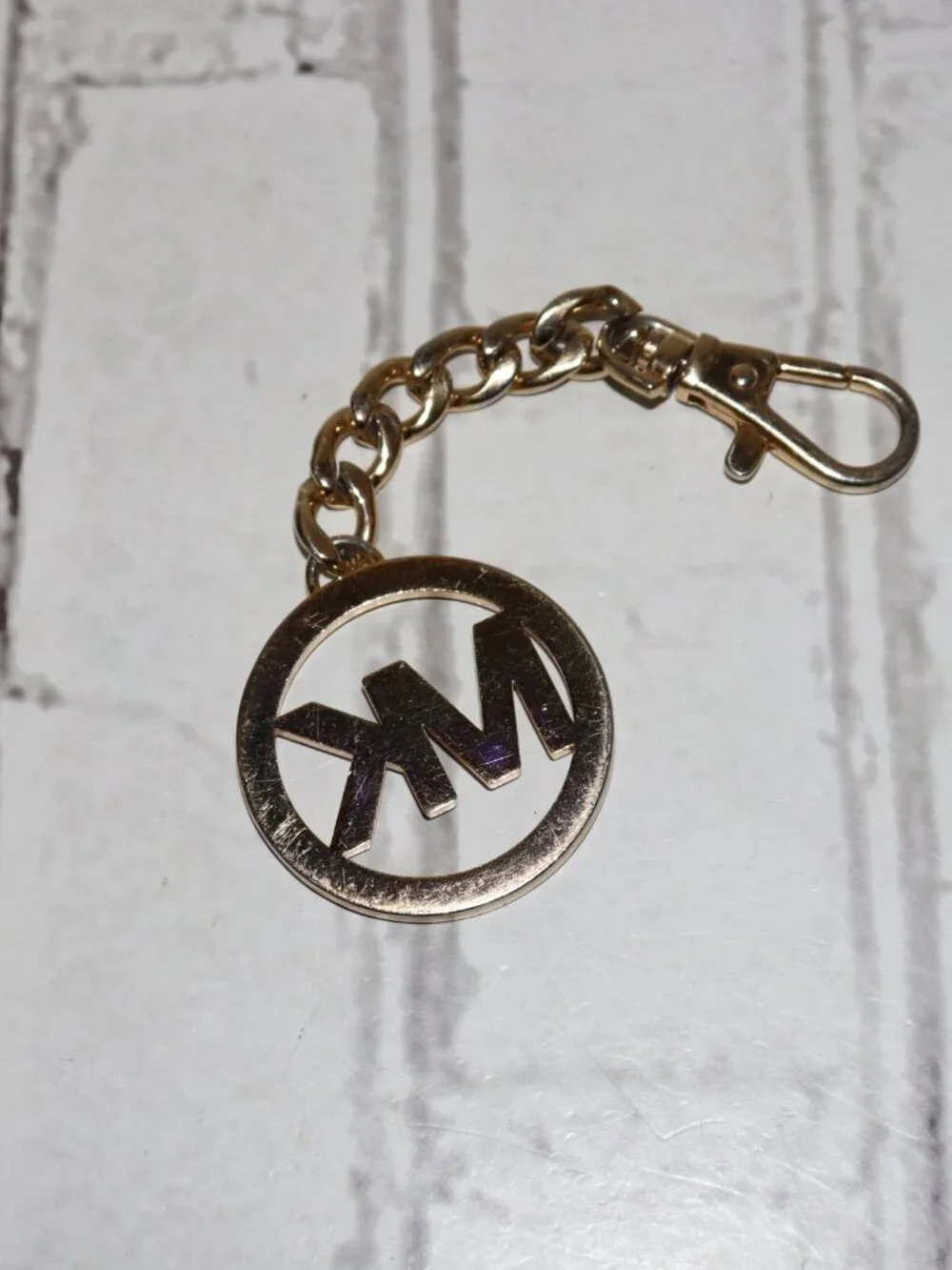 ✨ Michael Kors Gold‑Tone Keychain · 6